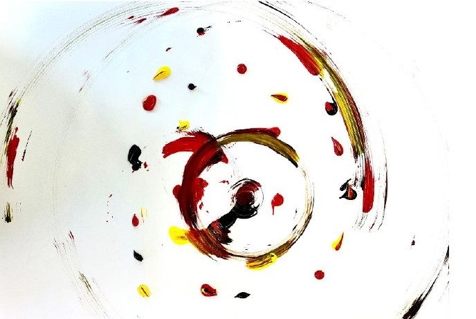 Painted ring with dots around it